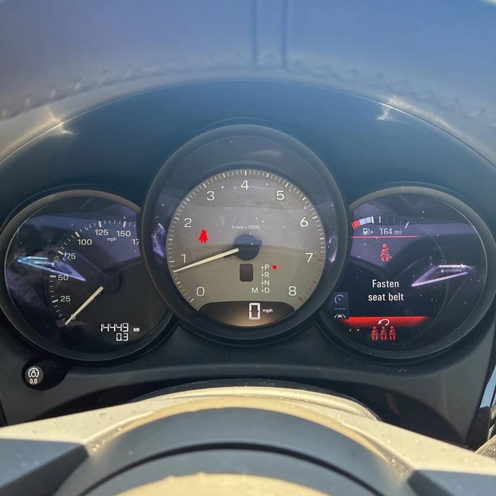 2025 Porsche Macan Electric - Image 9 of 14