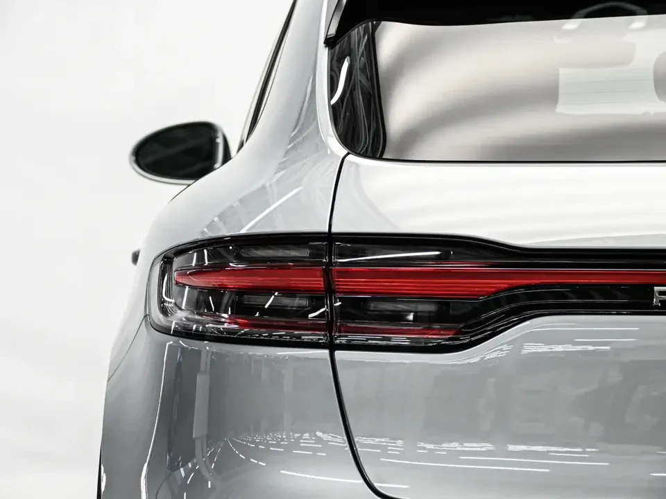 2025 Porsche Macan Electric - Image 15 of 20