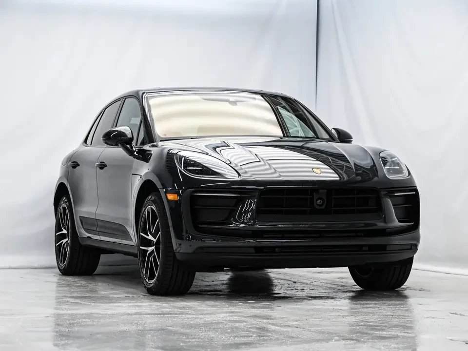 2025 Porsche Macan Electric - Image 6 of 20