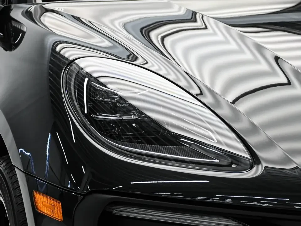 2025 Porsche Macan Electric - Image 10 of 20