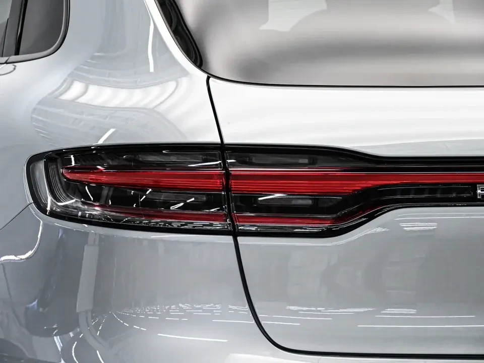2025 Porsche Macan Electric - Image 12 of 20