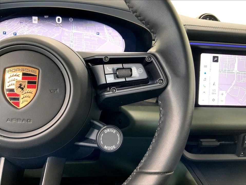 2025 Porsche Macan Electric - Image 15 of 20