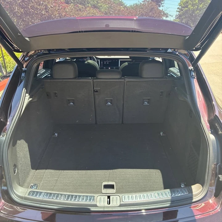 2025 Porsche Macan Electric - Image 11 of 14