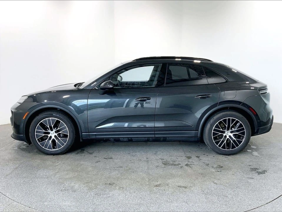 2025 Porsche Macan Electric - Image 6 of 20