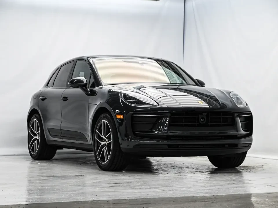 2025 Porsche Macan Electric - Image 7 of 20