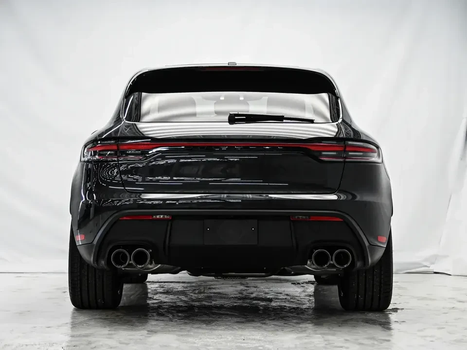 2025 Porsche Macan Electric - Image 8 of 20