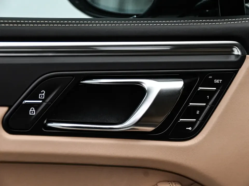 2025 Porsche Macan Electric - Image 20 of 20