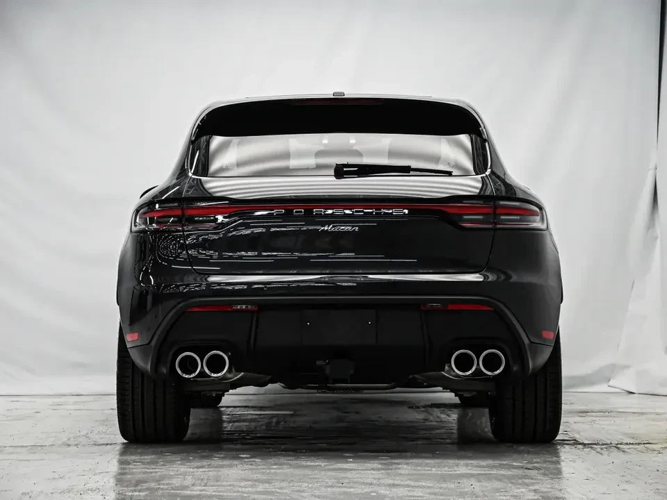 2025 Porsche Macan Electric - Image 8 of 20