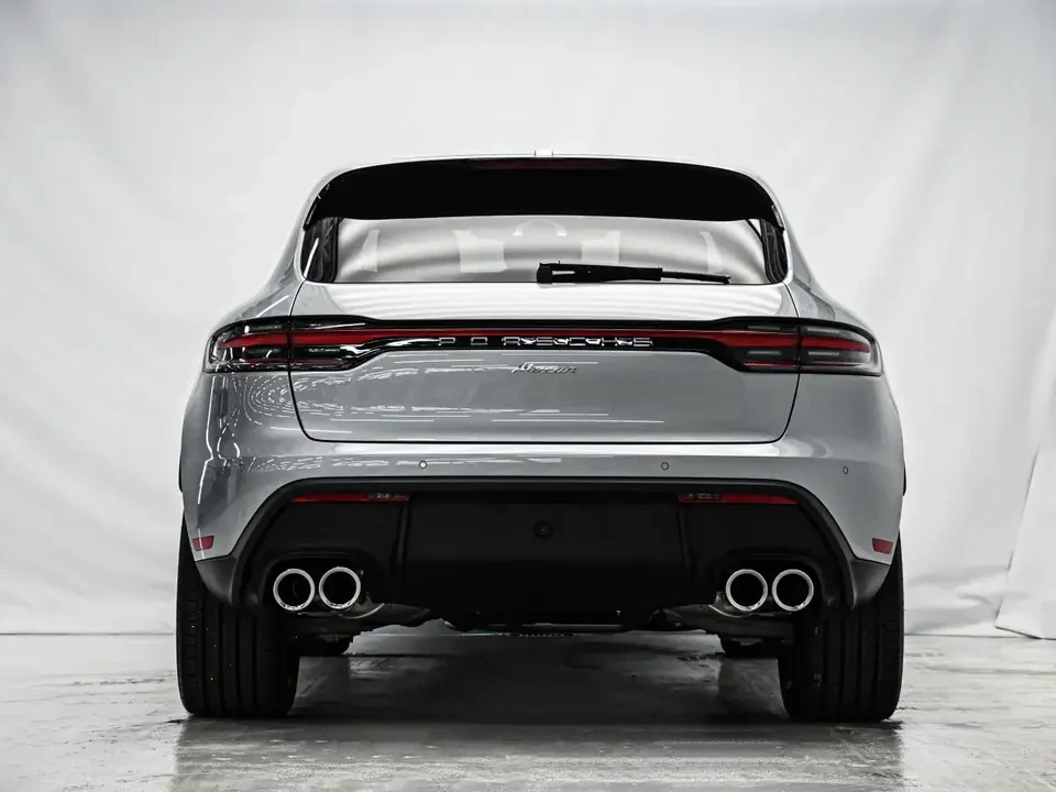 2025 Porsche Macan Electric - Image 7 of 20