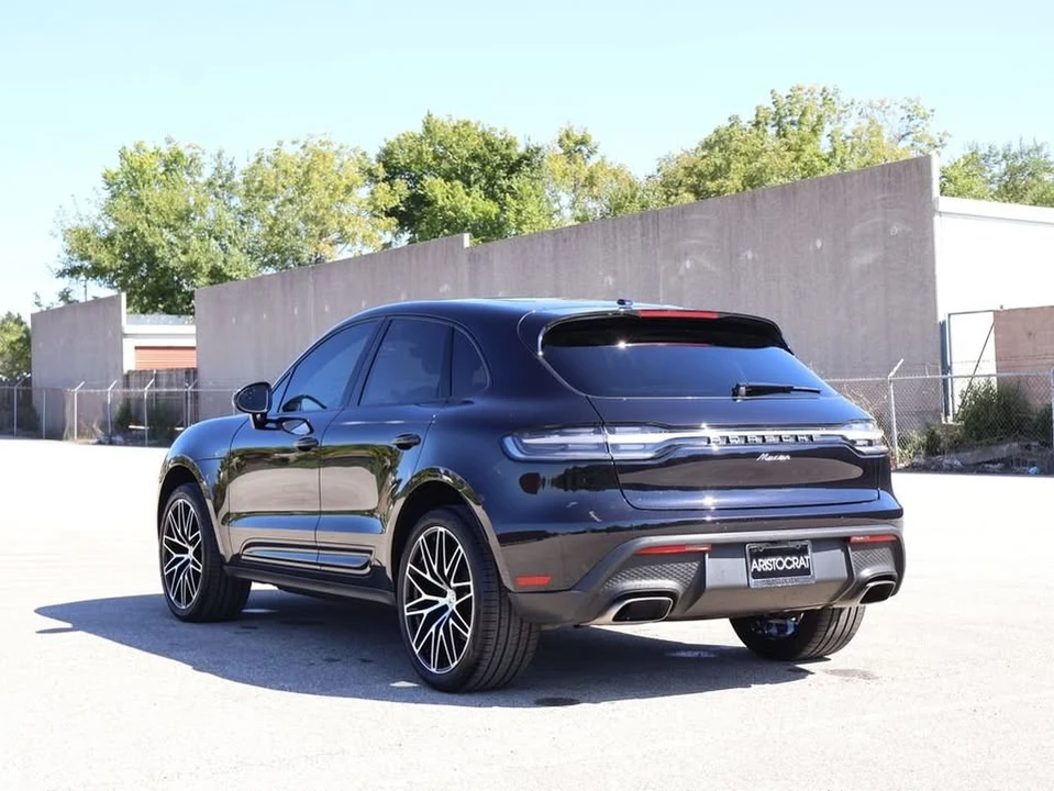 2025 Porsche Macan Electric - Image 3 of 20