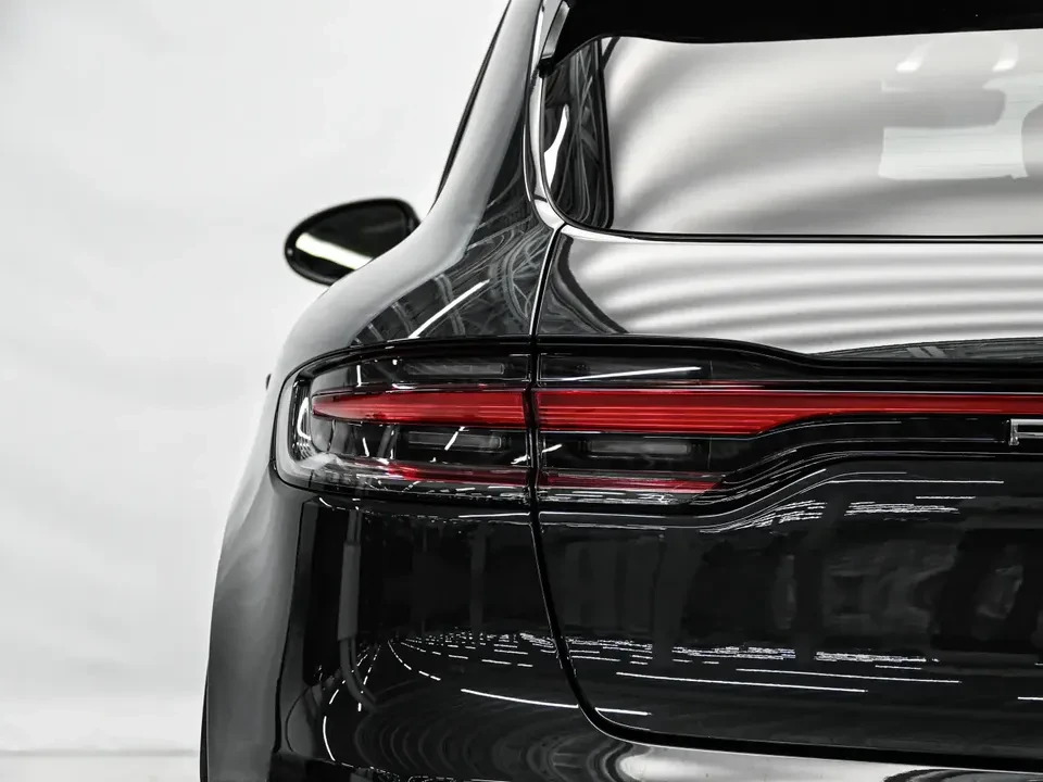 2025 Porsche Macan Electric - Image 12 of 20