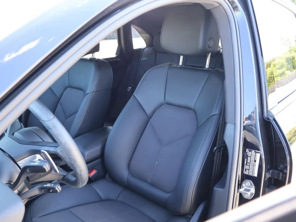 2025 Porsche Macan Electric - Image 5 of 20