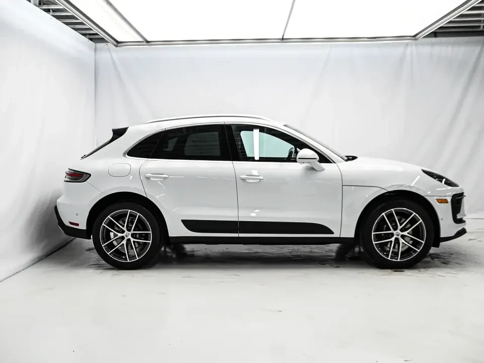 2025 Porsche Macan - Image 4 of 20