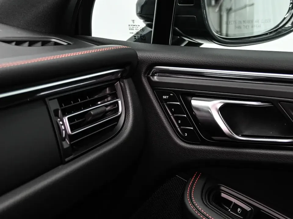 2025 Porsche Macan Electric - Image 20 of 20