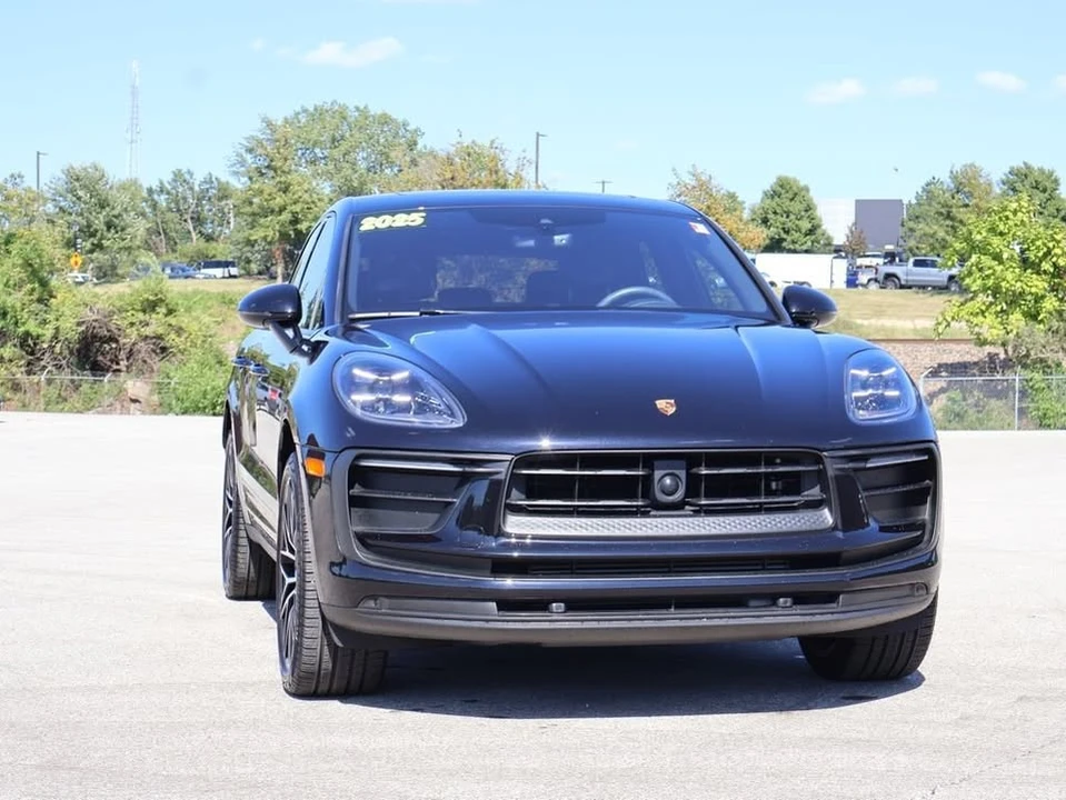2025 Porsche Macan Electric - Image 12 of 20