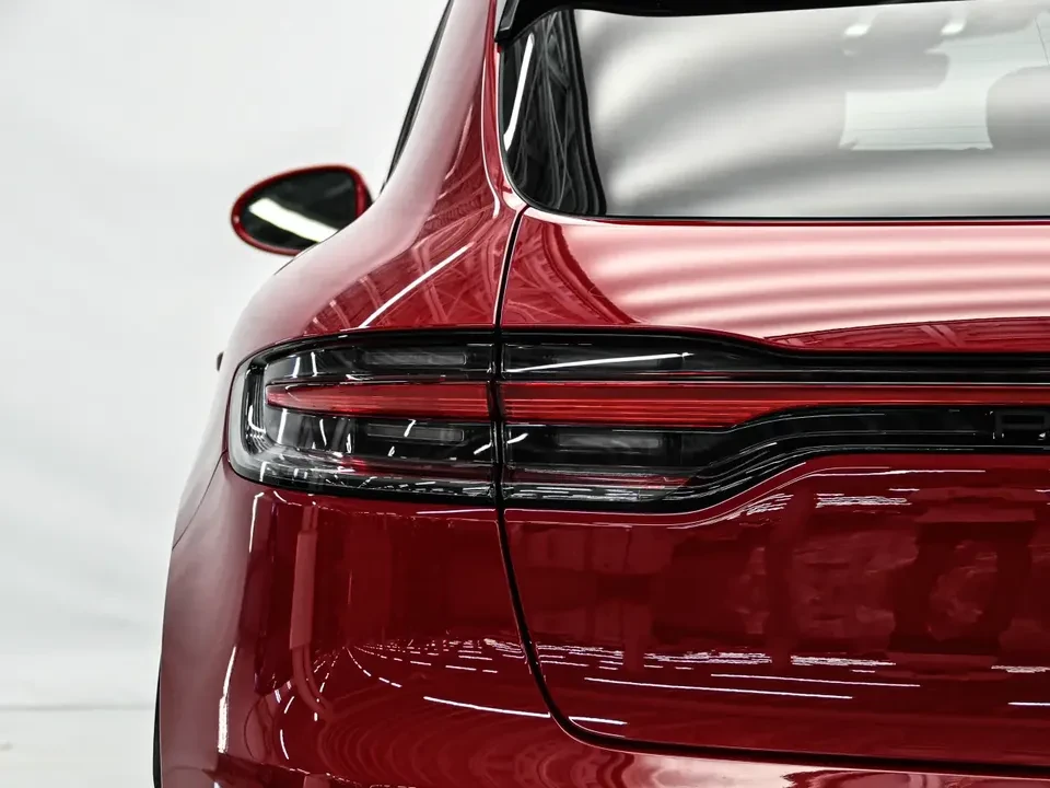 2025 Porsche Macan - Image 10 of 20