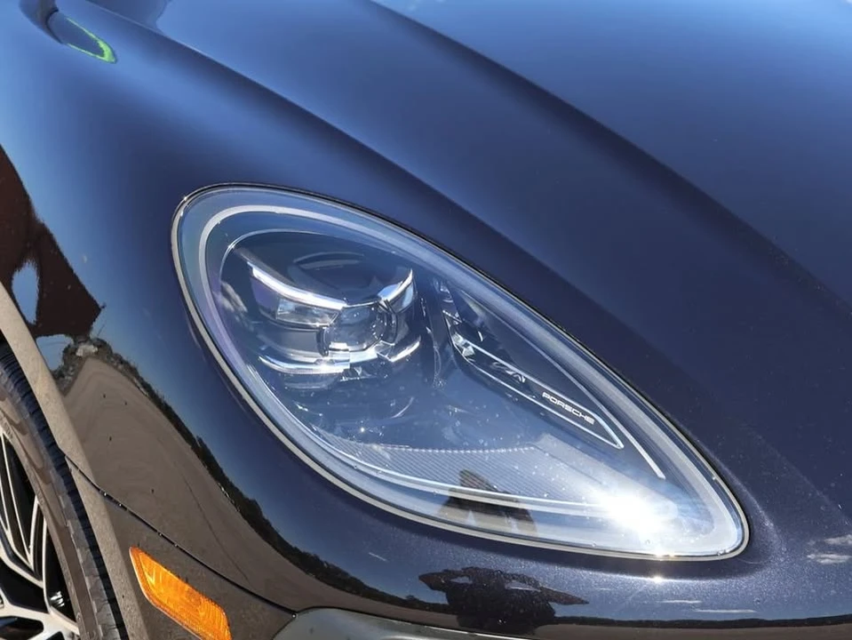 2025 Porsche Macan Electric - Image 14 of 20