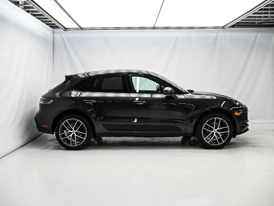 2025 Porsche Macan Electric - Image 4 of 20