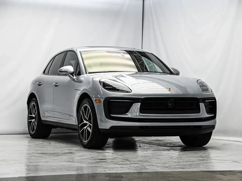 2025 Porsche Macan Electric - Image 6 of 20