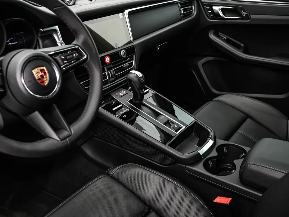 2025 Porsche Macan Electric - Image 2 of 20