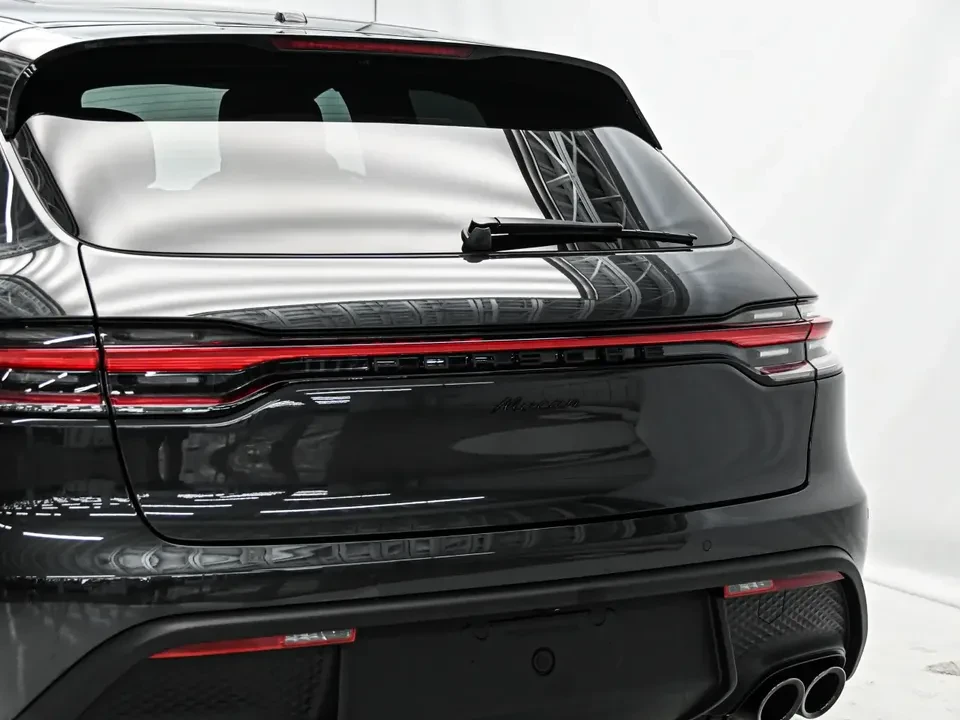 2025 Porsche Macan Electric - Image 9 of 20