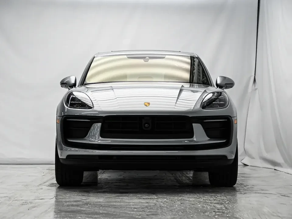 2025 Porsche Macan Electric - Image 7 of 20