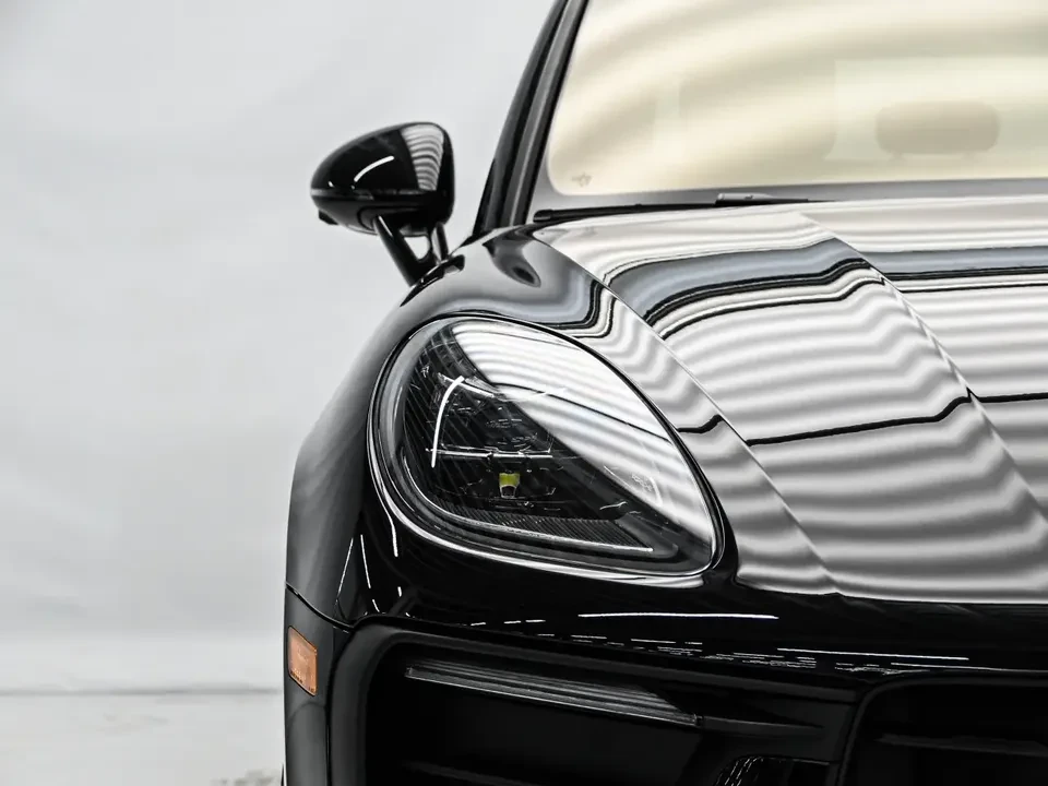2025 Porsche Macan Electric - Image 9 of 20