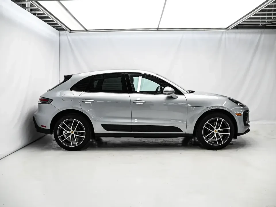 2025 Porsche Macan Electric - Image 4 of 20