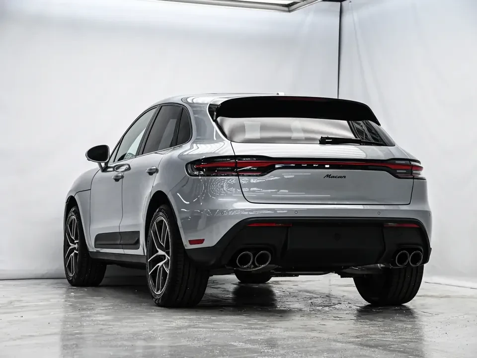 2025 Porsche Macan Electric - Image 5 of 20