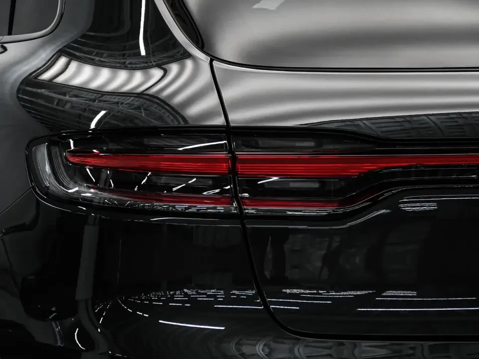 2025 Porsche Macan Electric - Image 15 of 20
