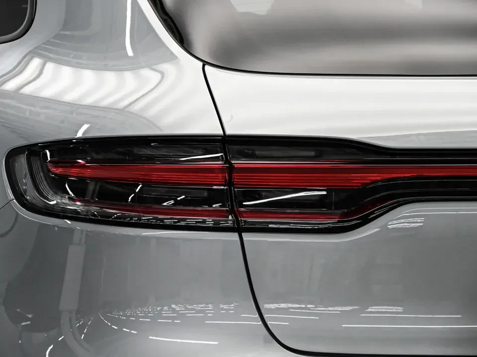 2025 Porsche Macan Electric - Image 14 of 20