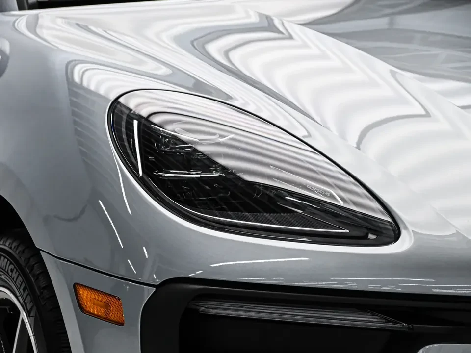 2025 Porsche Macan Electric - Image 9 of 20