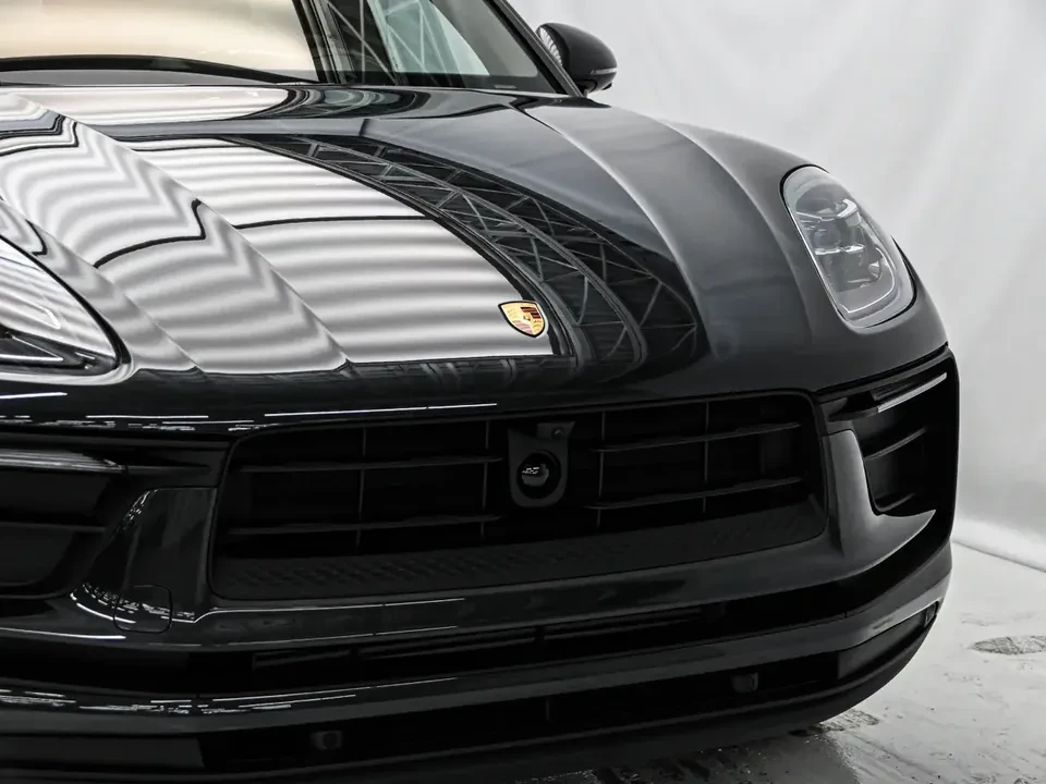 2025 Porsche Macan Electric - Image 11 of 20