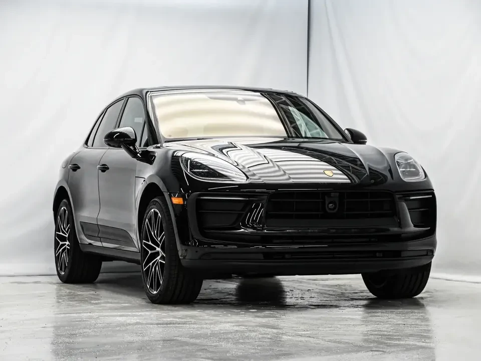 2025 Porsche Macan Electric - Image 6 of 20