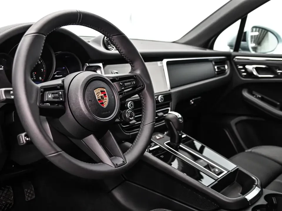 2025 Porsche Macan Electric - Image 2 of 20
