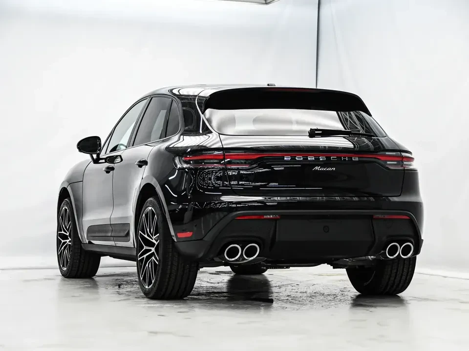 2025 Porsche Macan Electric - Image 5 of 20