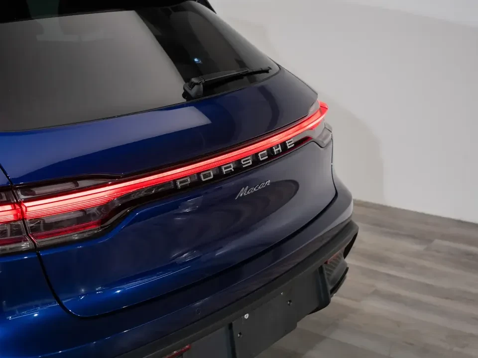 2025 Porsche Macan Electric - Image 13 of 20