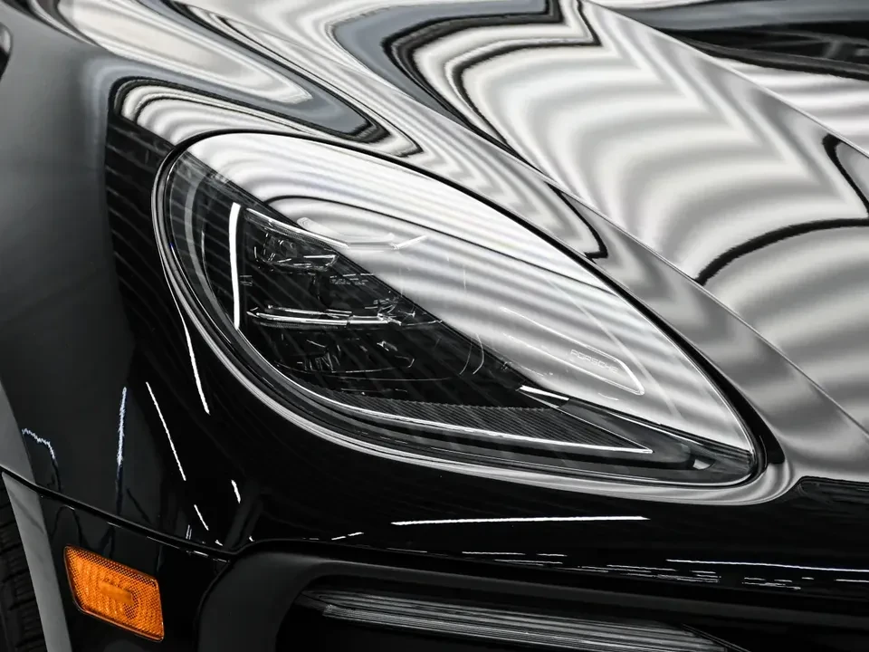 2025 Porsche Macan Electric - Image 12 of 20