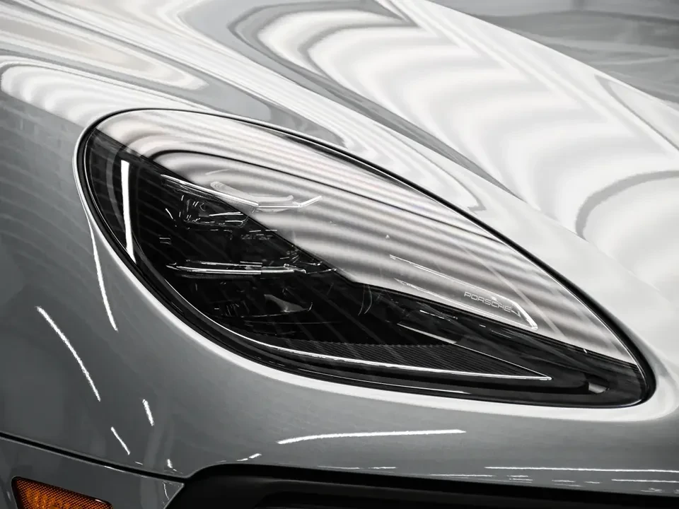 2025 Porsche Macan Electric - Image 10 of 20