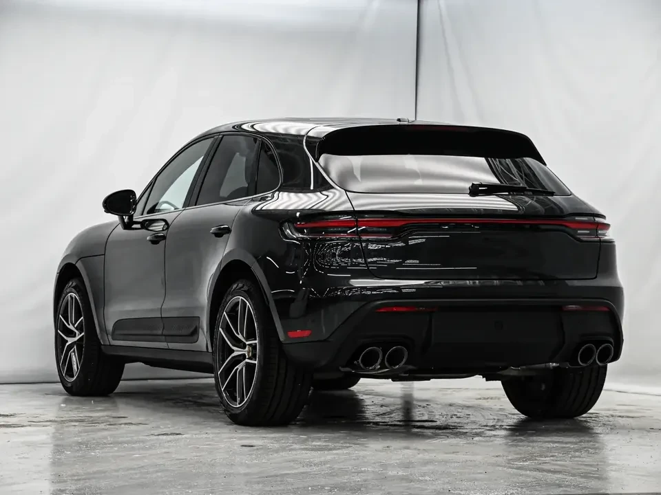 2025 Porsche Macan Electric - Image 5 of 20