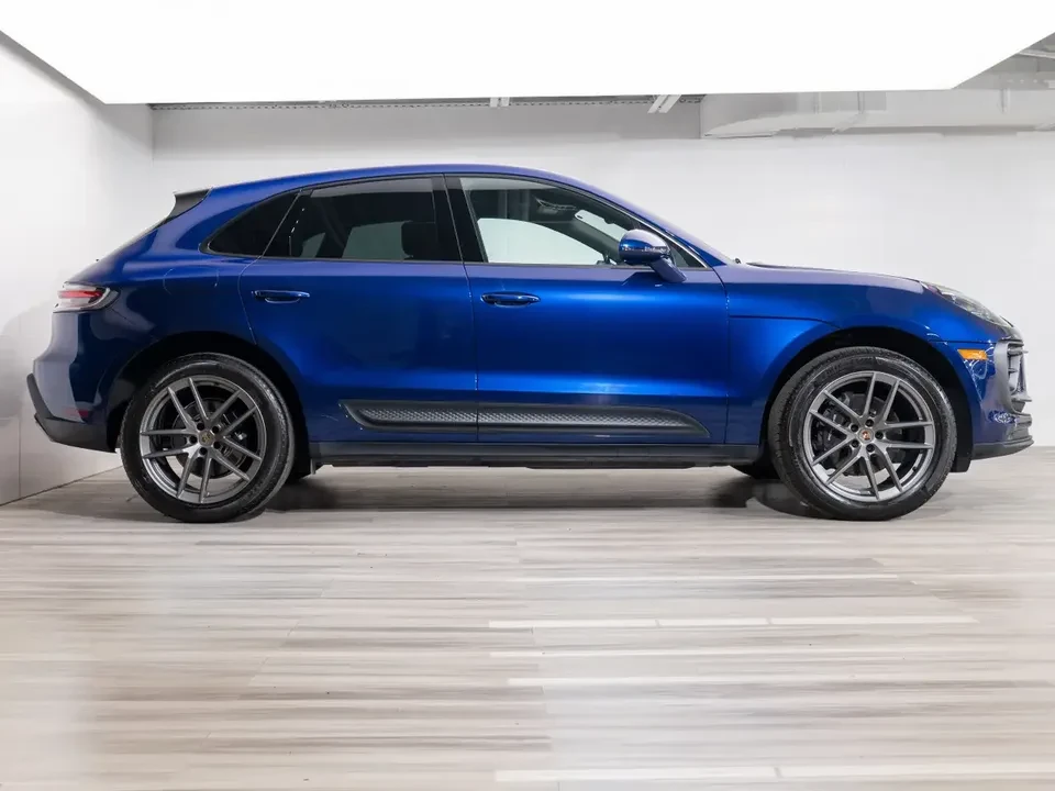 2025 Porsche Macan Electric - Image 16 of 20