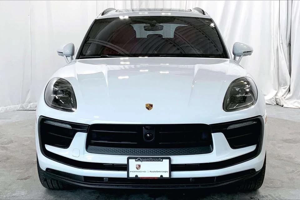 2025 Porsche Macan Electric - Image 2 of 20