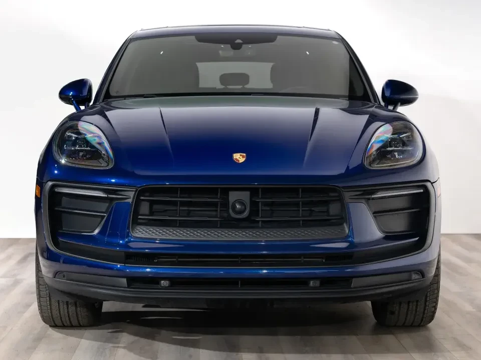 2025 Porsche Macan Electric - Image 4 of 20