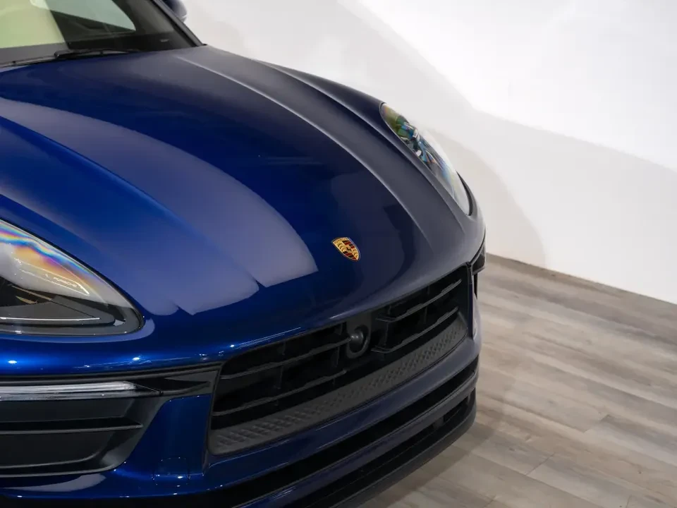 2025 Porsche Macan Electric - Image 5 of 20