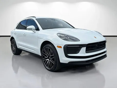 2025 Porsche Macan Premium Plus