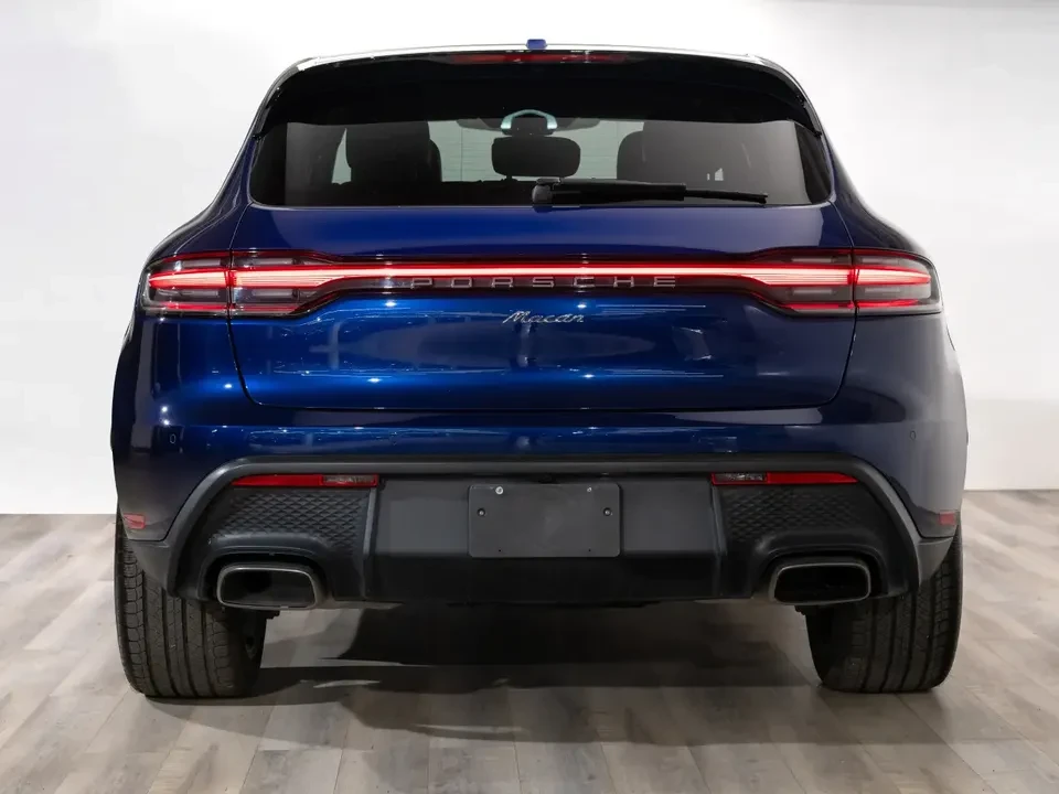 2025 Porsche Macan Electric - Image 12 of 20