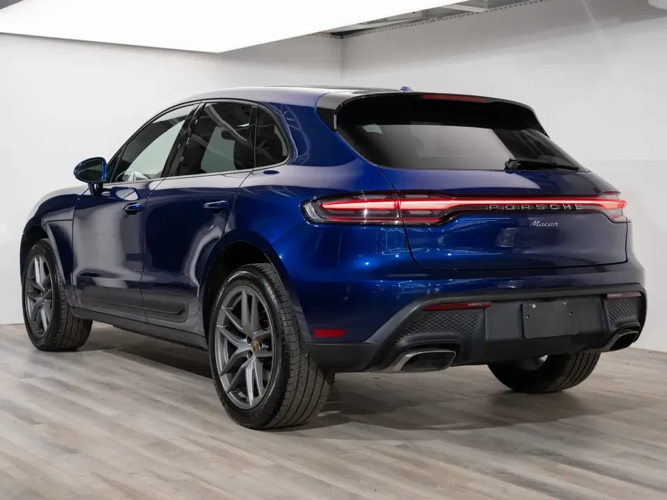 2025 Porsche Macan Electric - Image 11 of 20