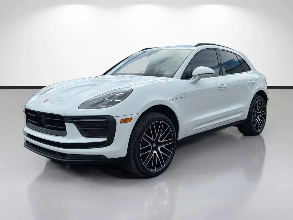 2025 Porsche Macan Electric - Image 7 of 20