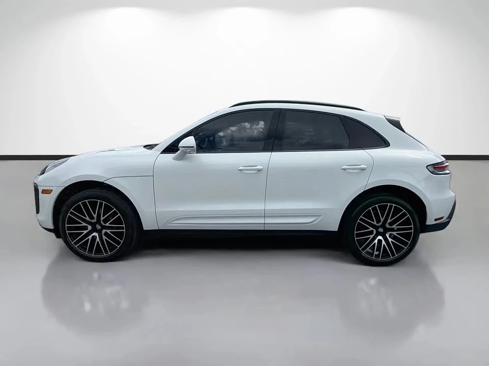 2025 Porsche Macan Electric - Image 6 of 20