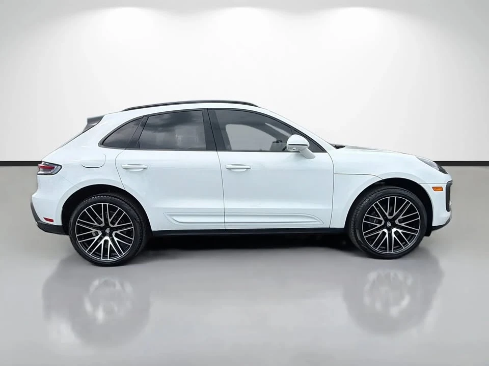 2025 Porsche Macan Electric - Image 2 of 20